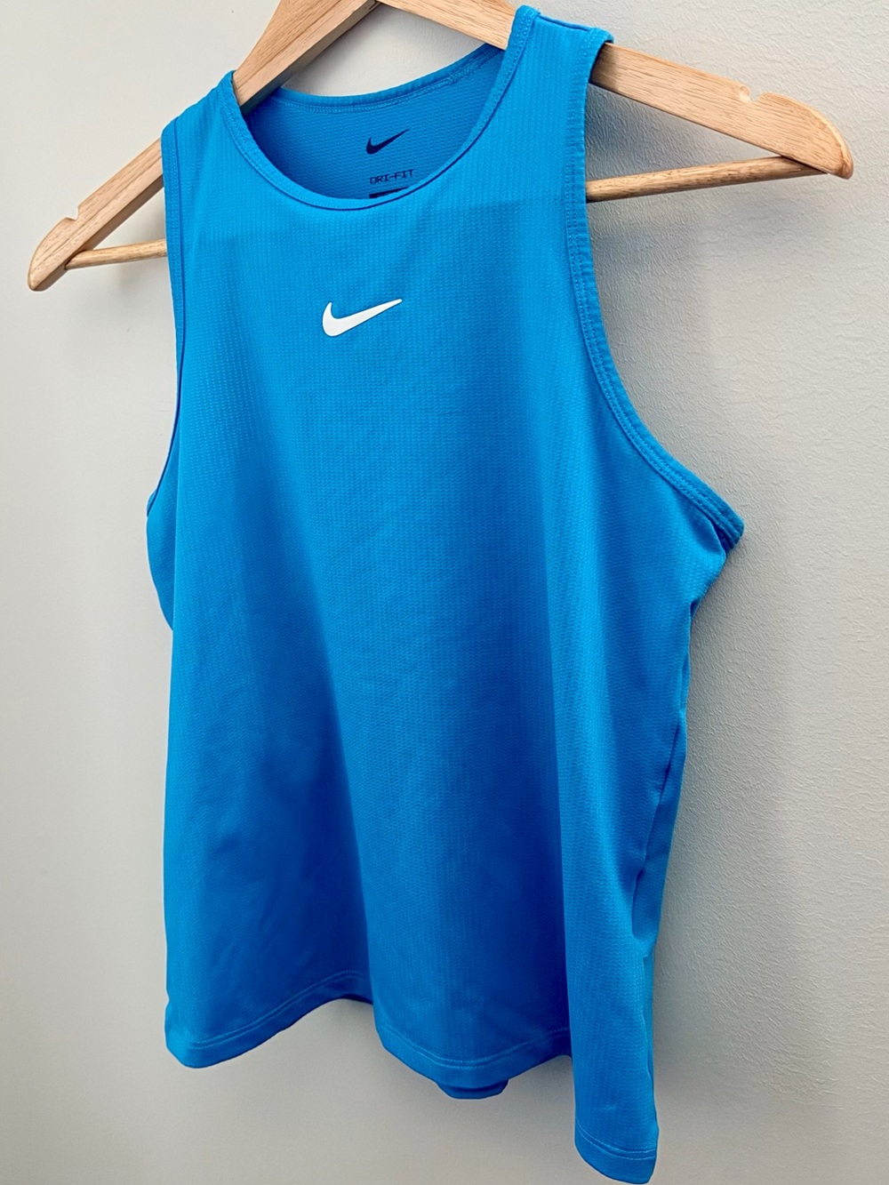 Nike Dri-FIT Women’s Blue Racerback Tank Top Size L Slim Fit Athletic Gym - Picture 2 of 6